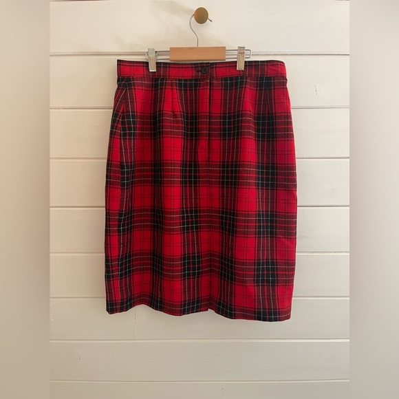VINTAGE HALSTON 3 Pc Red Black Plaid Skirt Suit Wool Sz 12/14 BLAZER SKIRT VEST - Picture 11 of 12